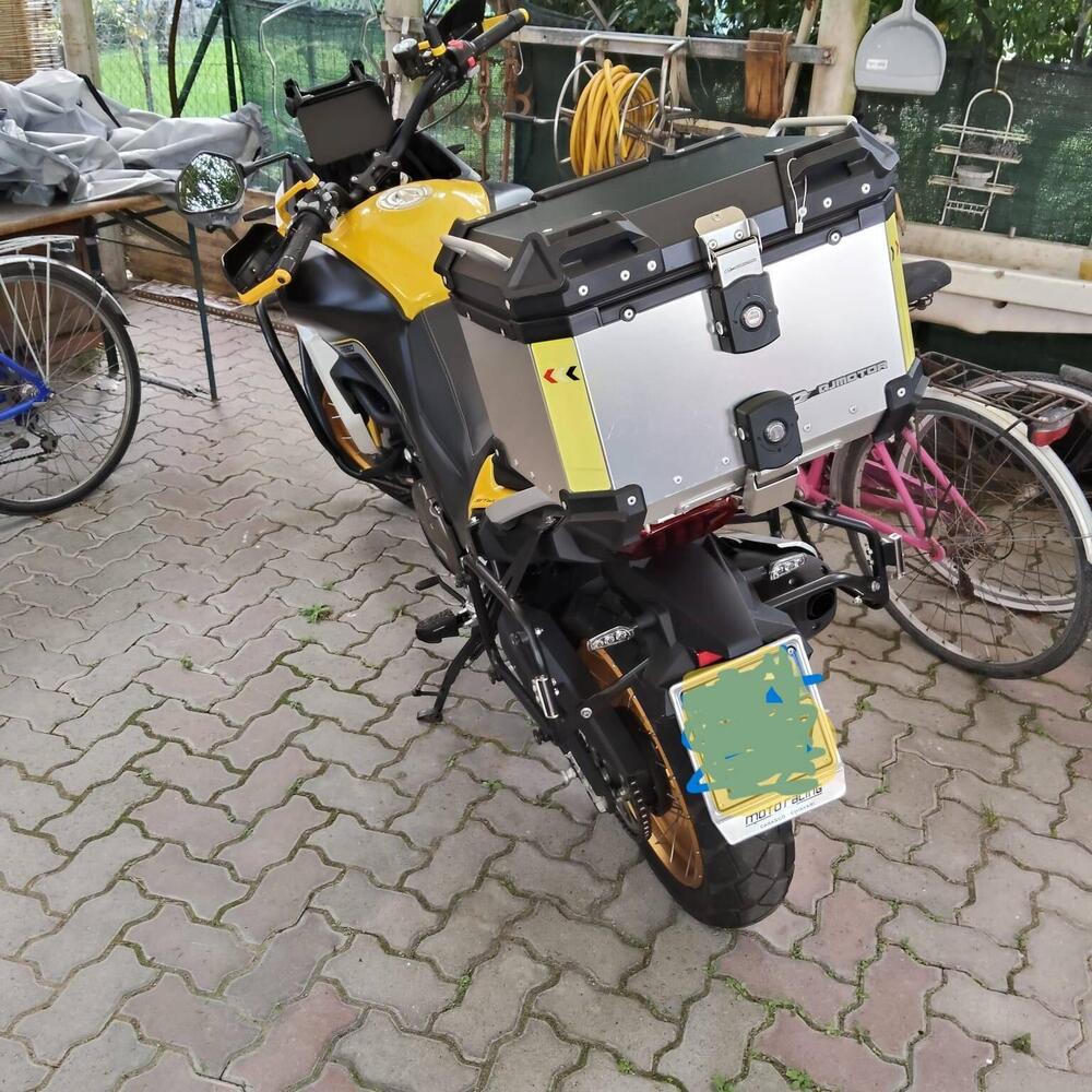 QJ Motor SVT 650 X (2024) (2)