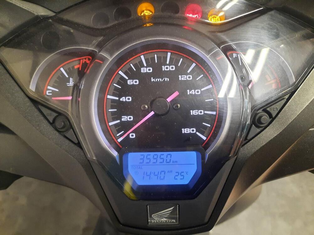 Honda SH 300 i ABS (2016 - 20) (8)