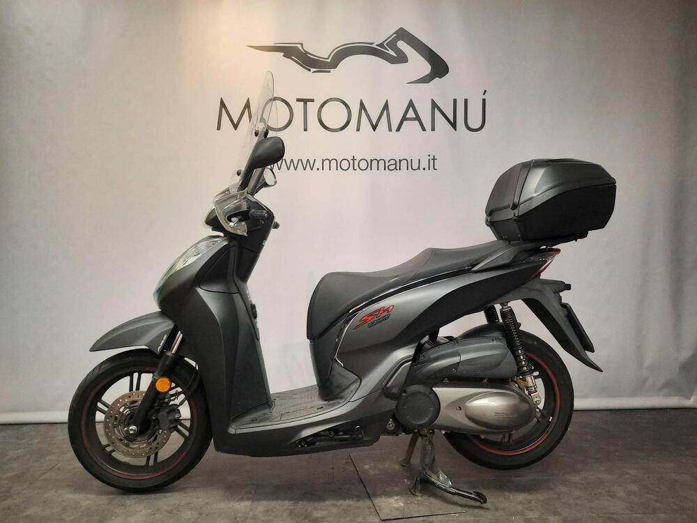 Honda SH 300 i ABS (2016 - 20) (2)