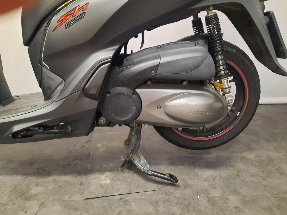 Honda SH 300 i ABS (2016 - 20) (11)