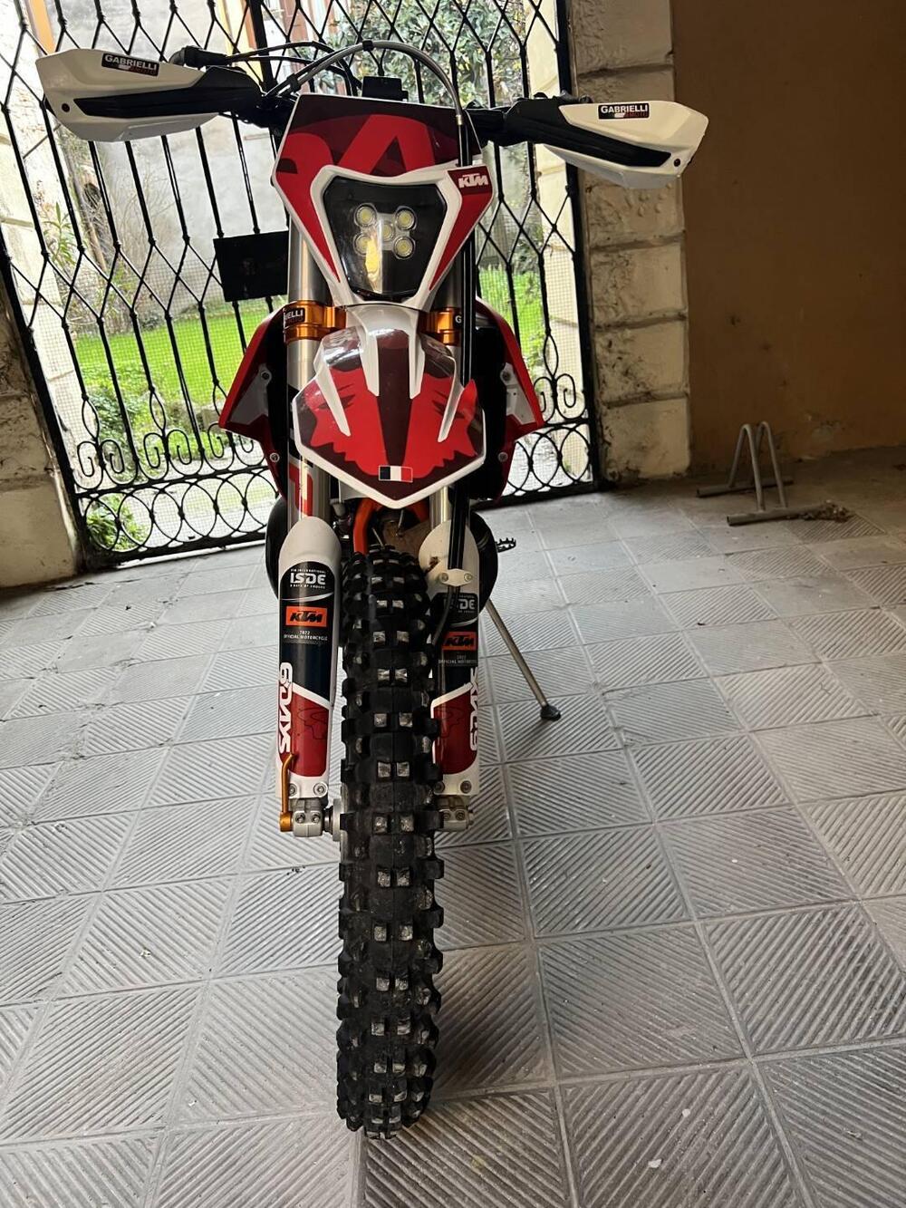 KTM 300 EXC TPI Six Days (2023) (3)