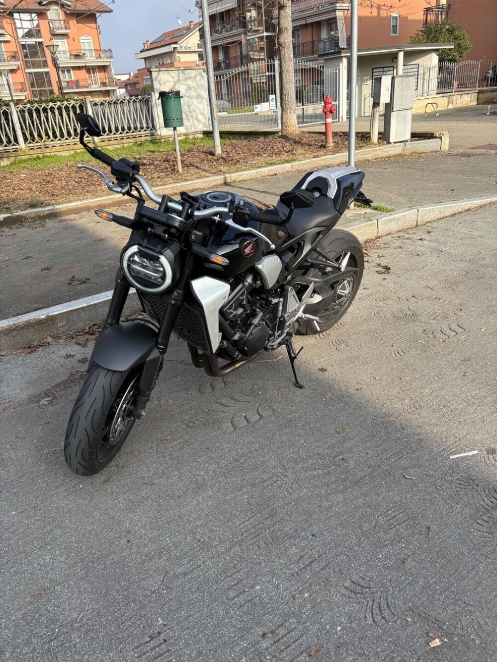 Honda CB 1000 R + Neo Sport Cafè (2019 - 20)