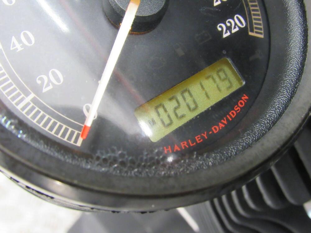 Harley-Davidson 883 R (2008 - 16) - XL 883R (8)