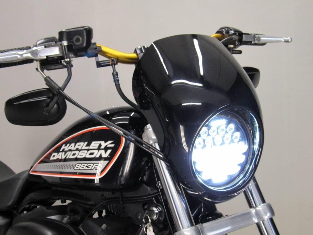 Harley-Davidson 883 R (2008 - 16) - XL 883R (10)