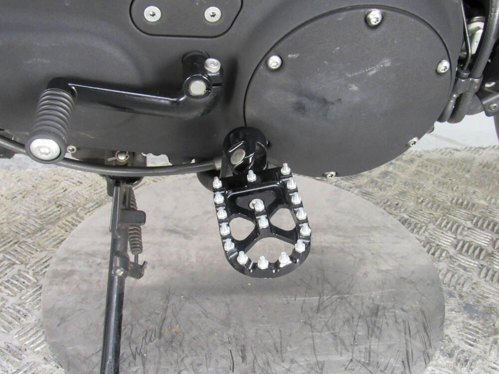 Harley-Davidson 883 R (2008 - 16) - XL 883R (15)