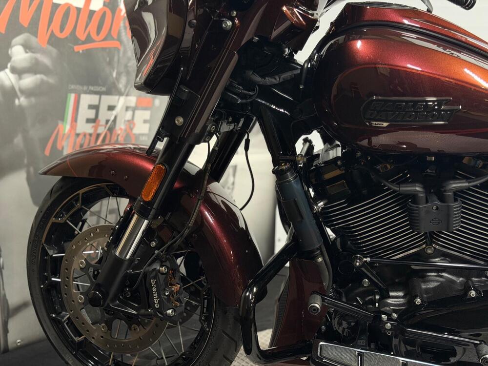 Harley-Davidson CVO Street Glide (2024) (13)