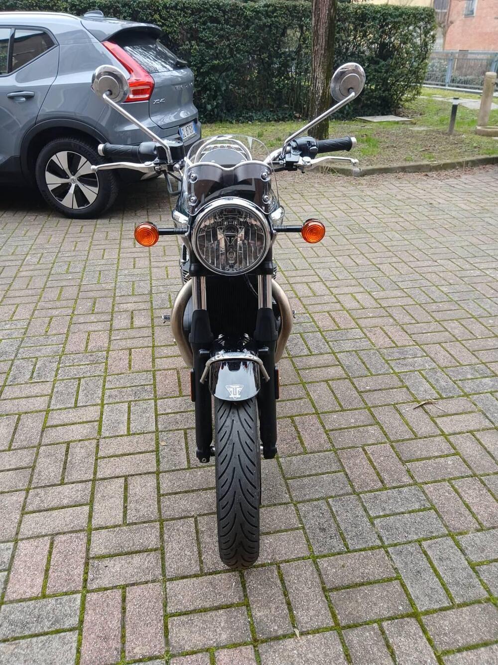 Triumph Bonneville T100 Stealth Edition (2024) (5)