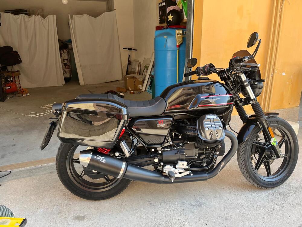 Moto Guzzi V7 Stone Special Edition (2022 - 25) (3)
