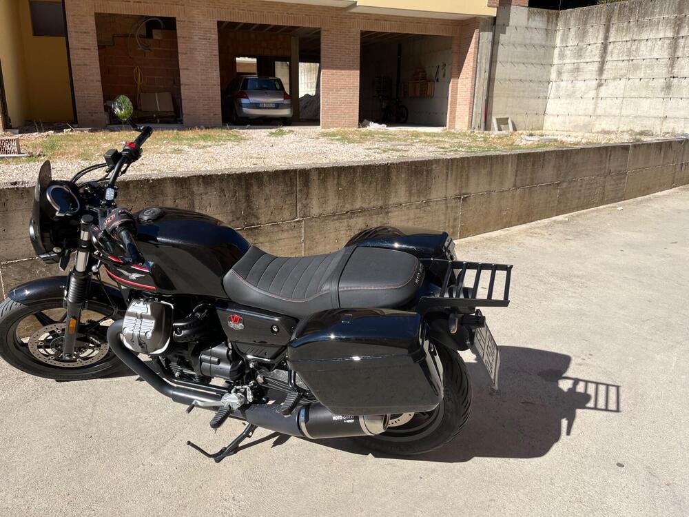 Moto Guzzi V7 Stone Special Edition (2022 - 25) (7)