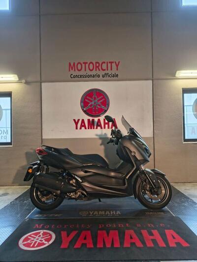 Yamaha X-Max 300 (2021 - 24) usata