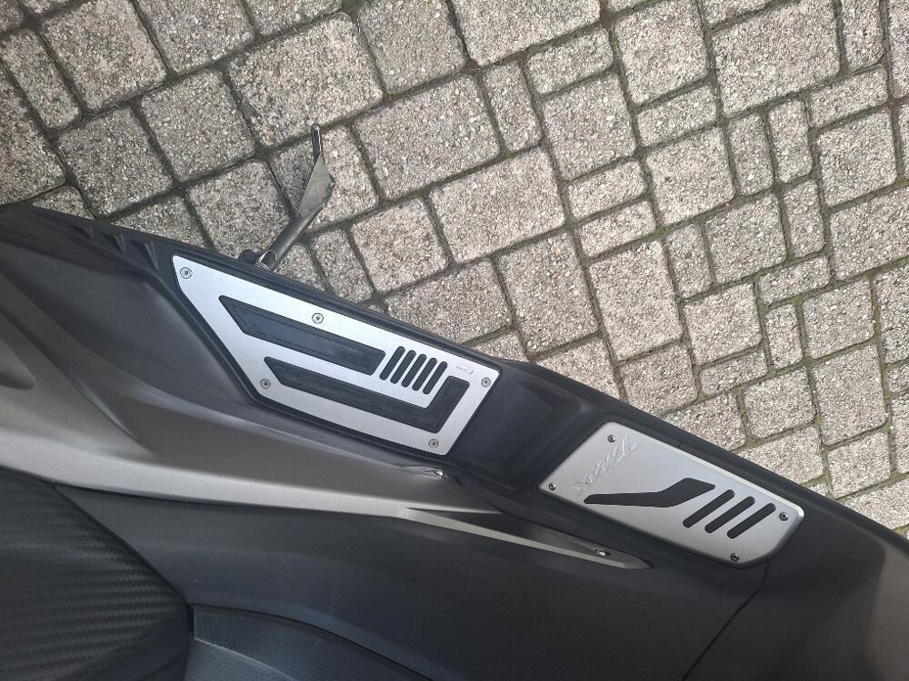 Yamaha T-Max 530 Iron Max ABS (2014 - 17) (7)