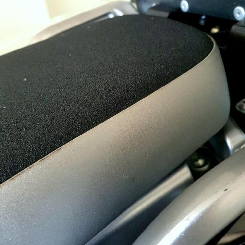 Yamaha XT1200Z Super Ténéré First Edition (2010 - 11) (14)