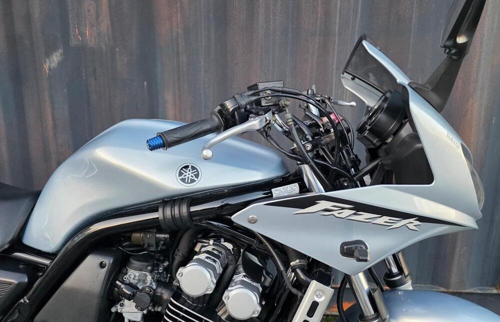 Yamaha FZ6 Fazer (2004 - 07) (12)