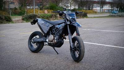 Husqvarna 701 Supermoto (2022) usata