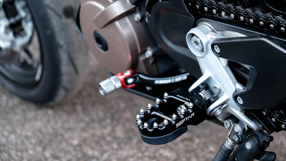 Husqvarna 701 Supermoto (2022) (5)