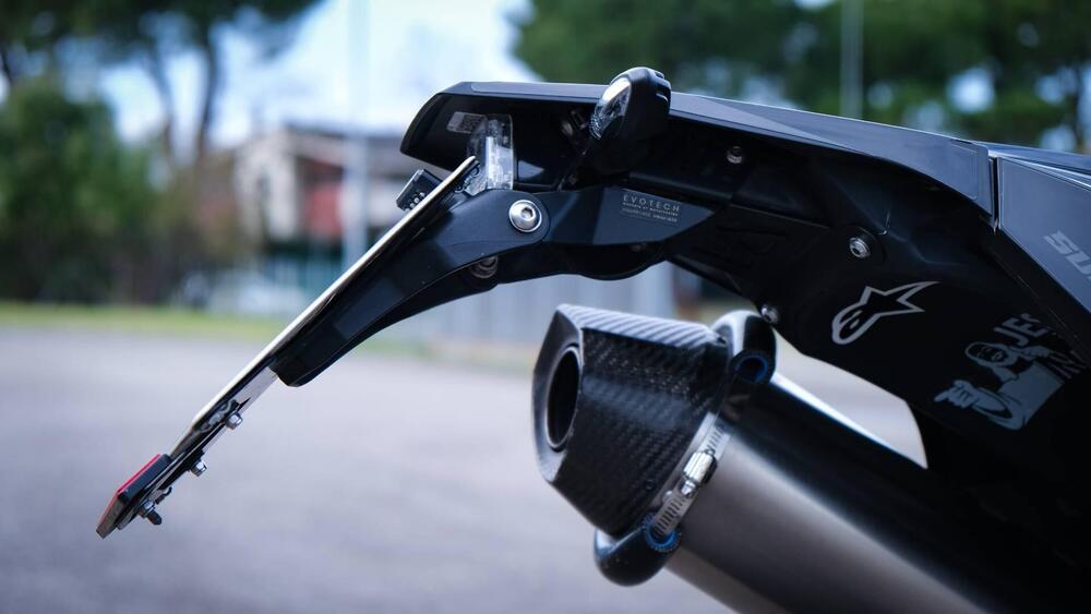 Husqvarna 701 Supermoto (2022) (9)