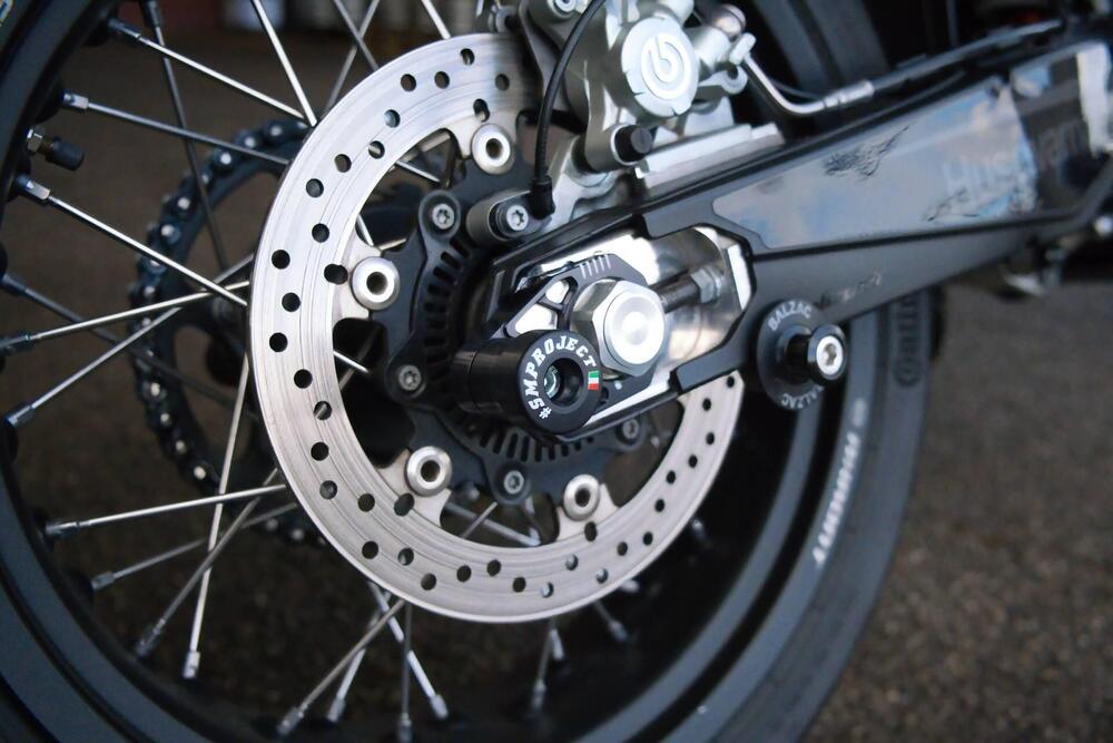 Husqvarna 701 Supermoto (2022) (10)