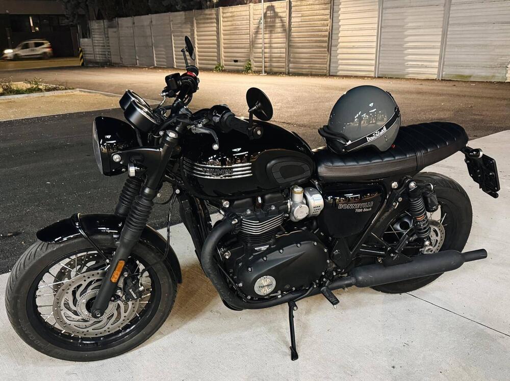 Triumph Bonneville T120 Black (2021 - 25) (2)