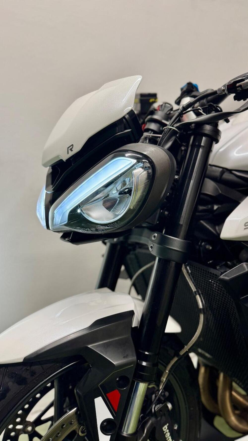 Triumph Street Triple 765 R (2023 - 26) (2)