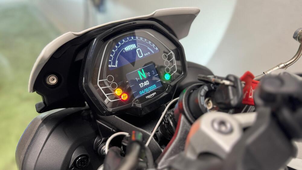 Triumph Street Triple 765 R (2023 - 26) (3)