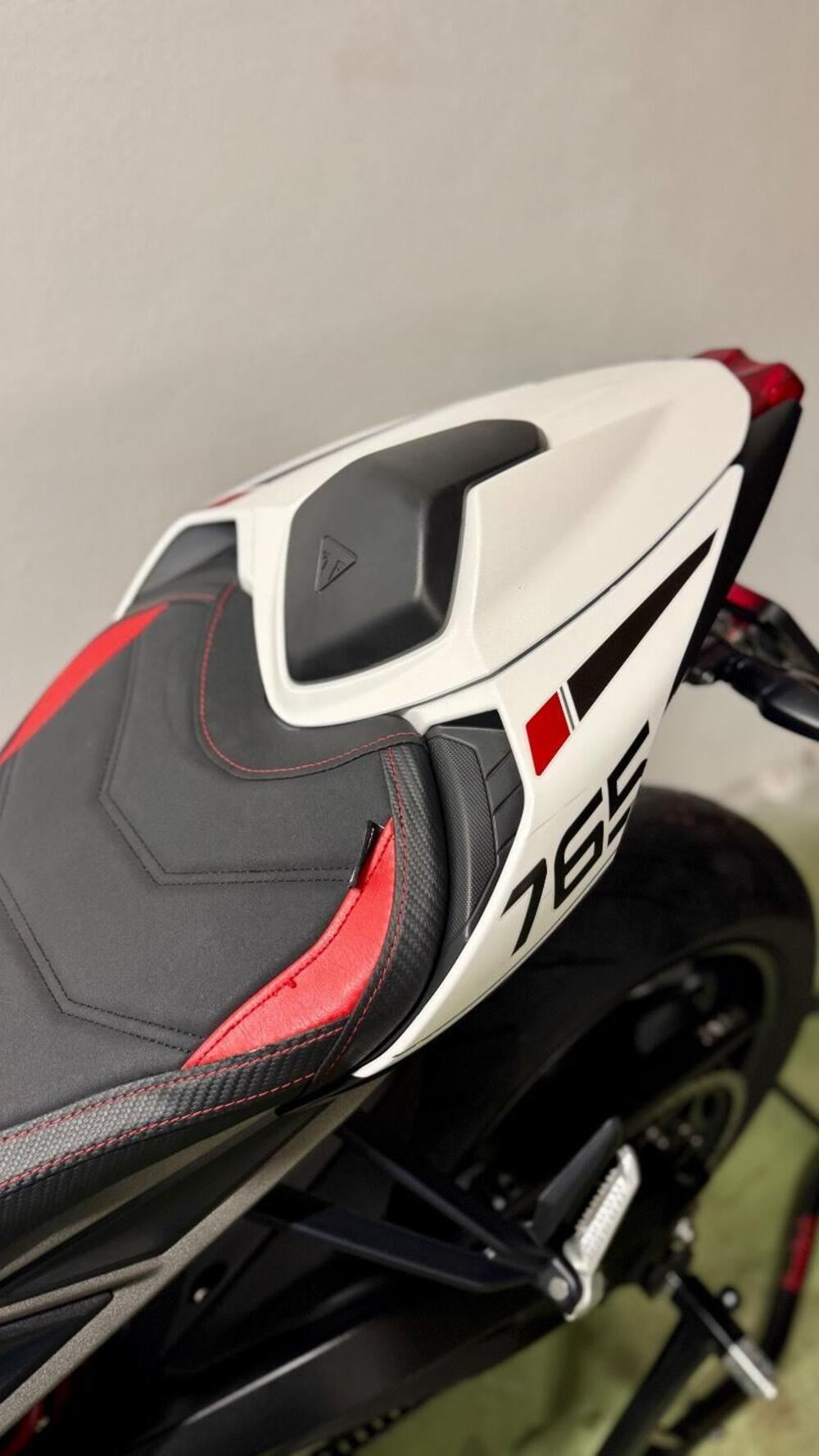 Triumph Street Triple 765 R (2023 - 26) (13)