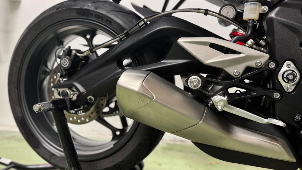 Triumph Street Triple 765 R (2023 - 26) (19)