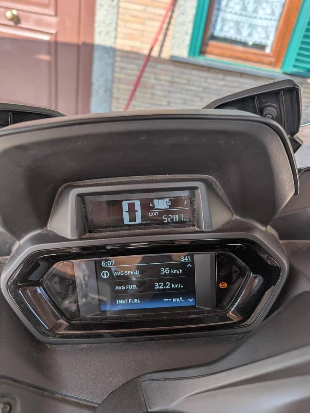 Yamaha X-Max 300 Tech Max (2021 - 24) (5)