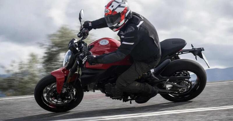 Scarica il Magazine n&deg;679 e leggi il meglio di Moto.it