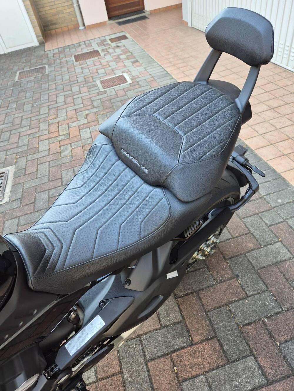 Ducati Diavel V4 (2023 - 26) (2)