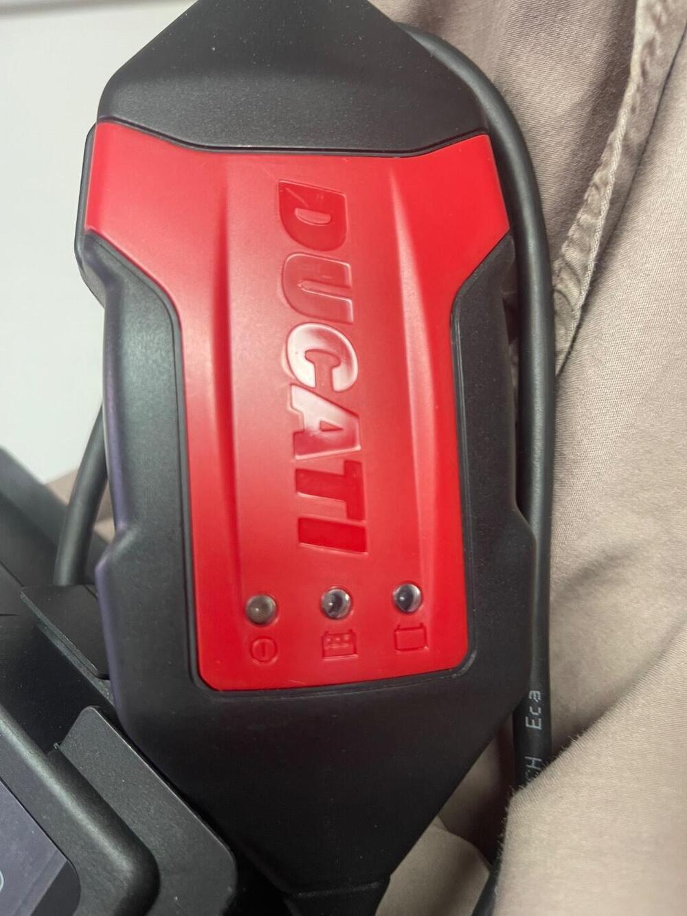 Ducati Monster 937 + (2021 - 25) (6)