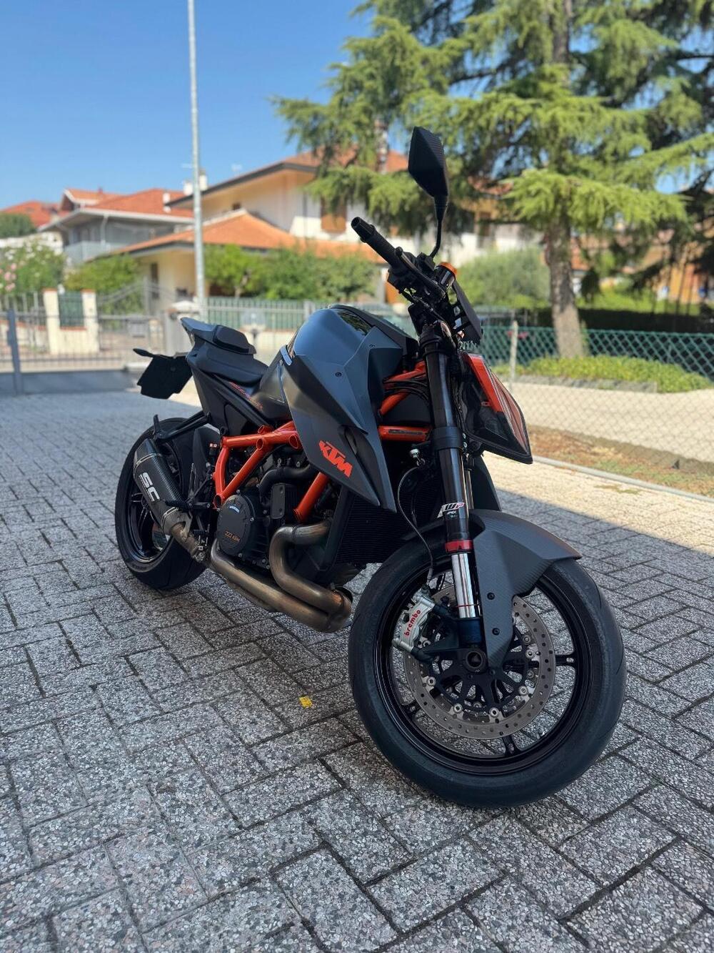 KTM 1290 Super Duke R (2021) (2)