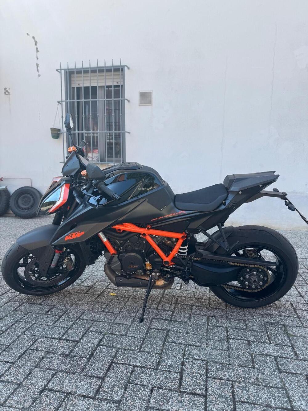 KTM 1290 Super Duke R (2021) (4)
