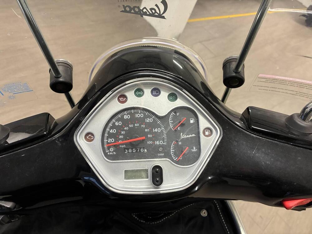 Vespa GTS 300 (2010 - 14) (7)