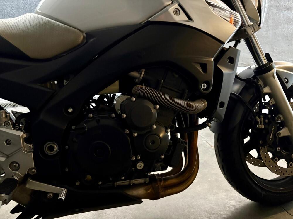Suzuki GSR 600 (2006 - 11) (2)