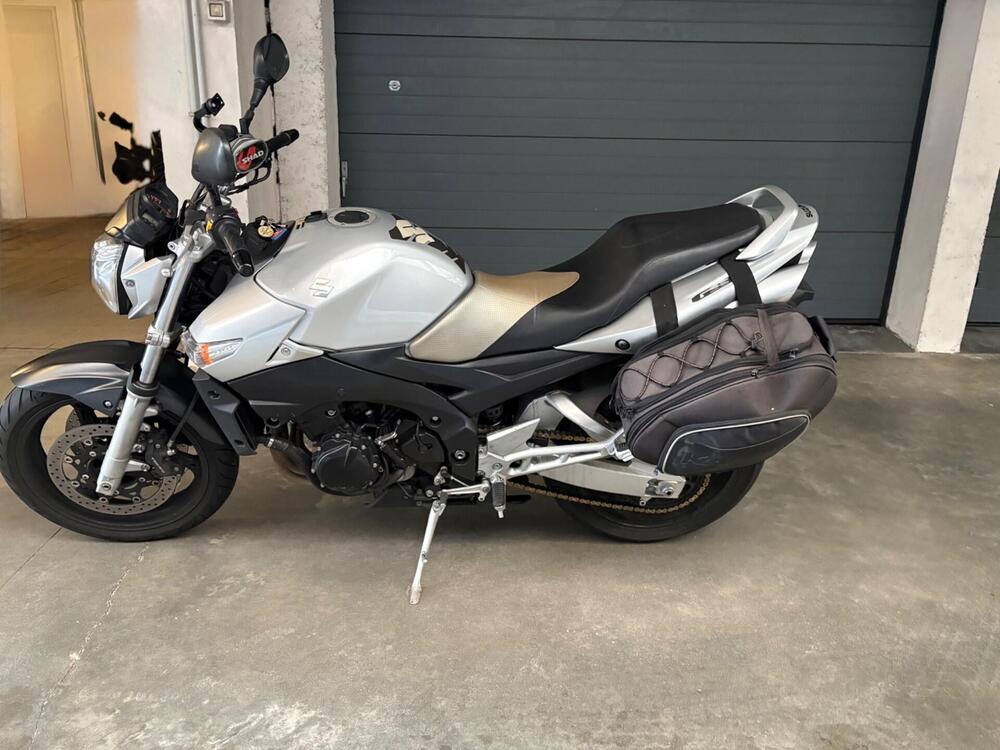 Suzuki GSR 600 (2006 - 11) (6)