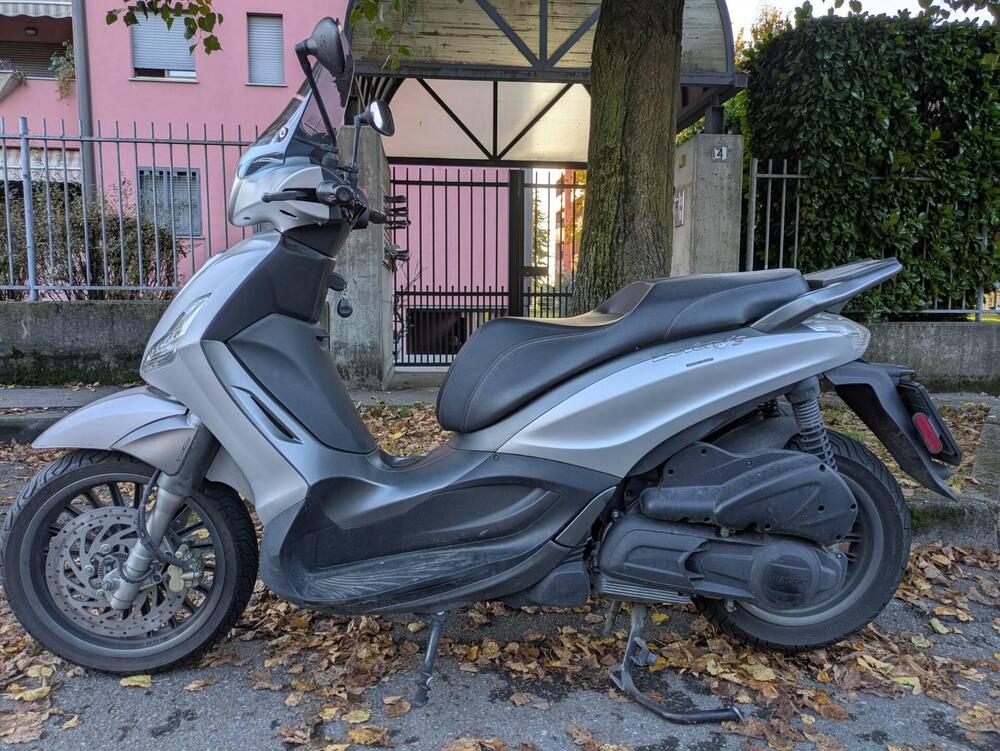 Piaggio Beverly 300 S i.e. ABS-ASR (2016 - 20) (2)