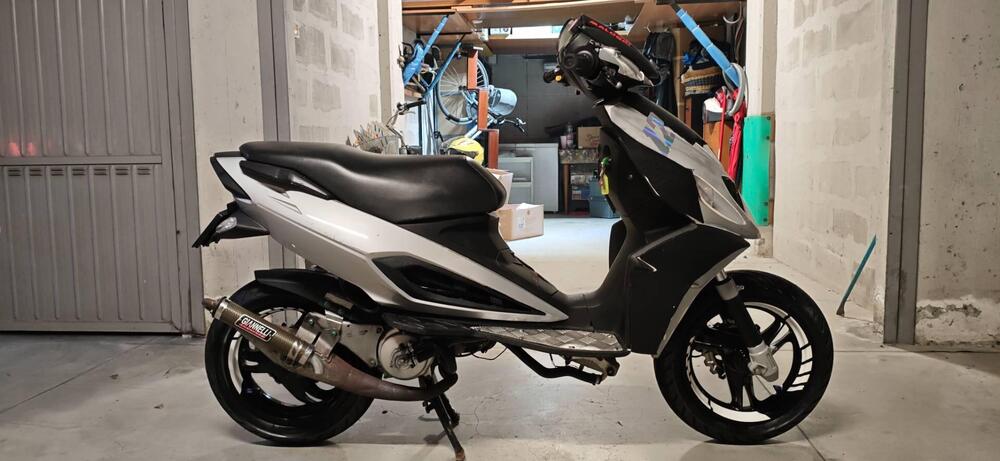 Malaguti F12 Phantom 50 R Liquid Cooled (2008 - 11) (2)