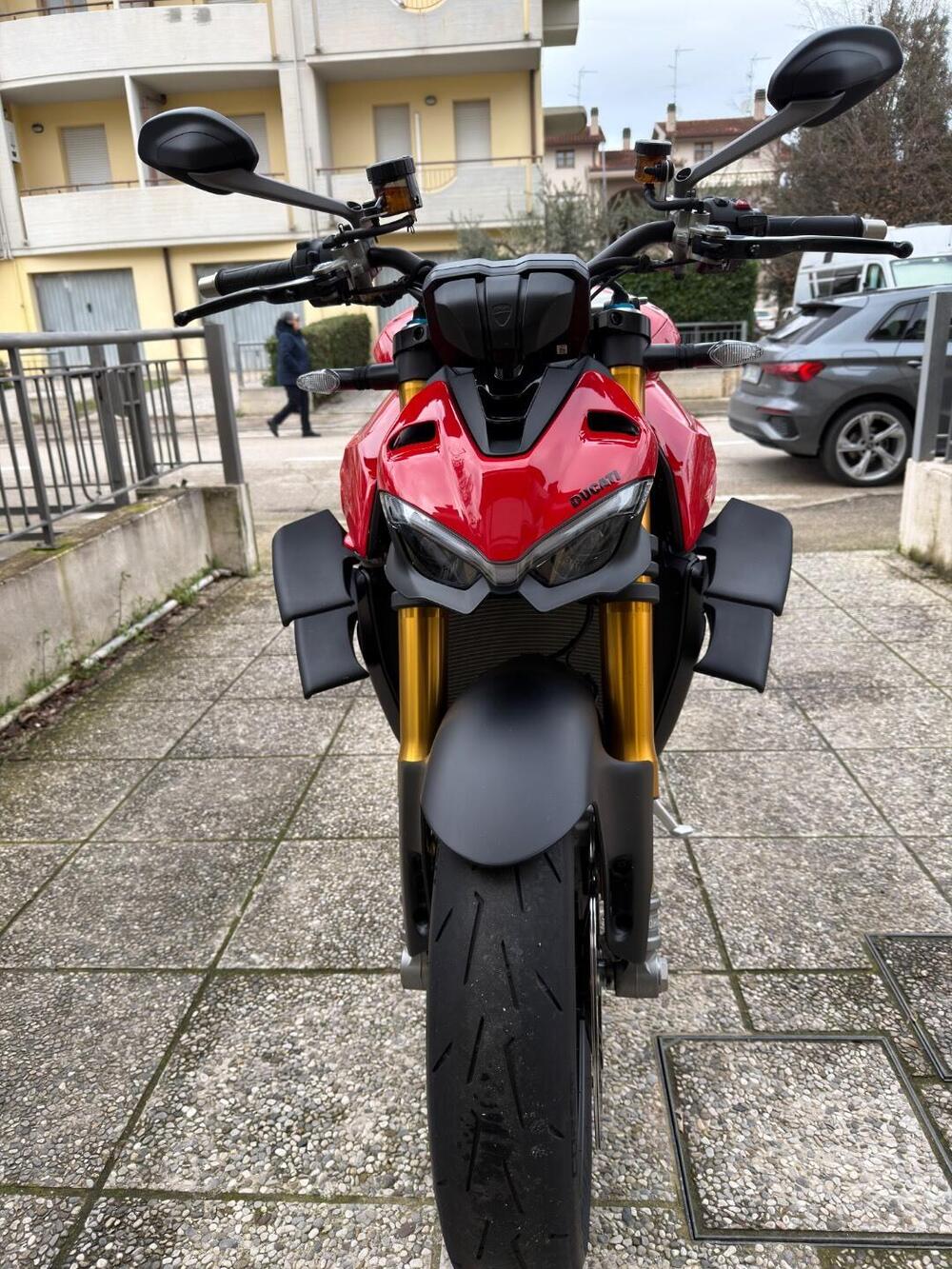 Ducati Streetfighter V4 S (2023 - 24) (2)