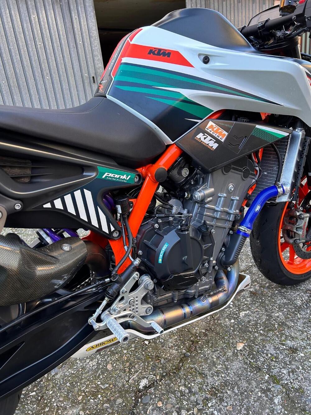 KTM 890 Duke R (2021) (3)