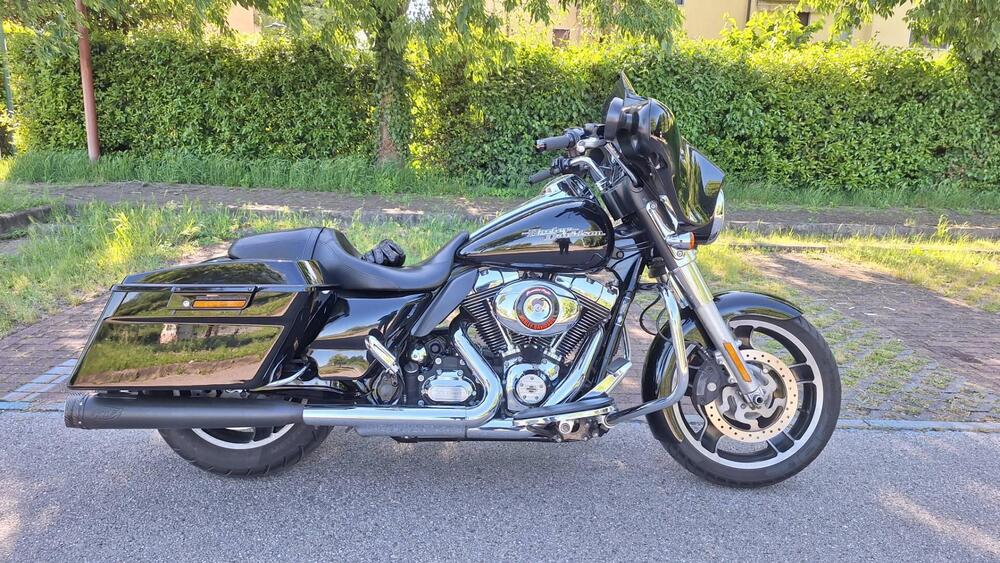 Harley-Davidson 1690 Street Glide (2011 - 13) - FLHX