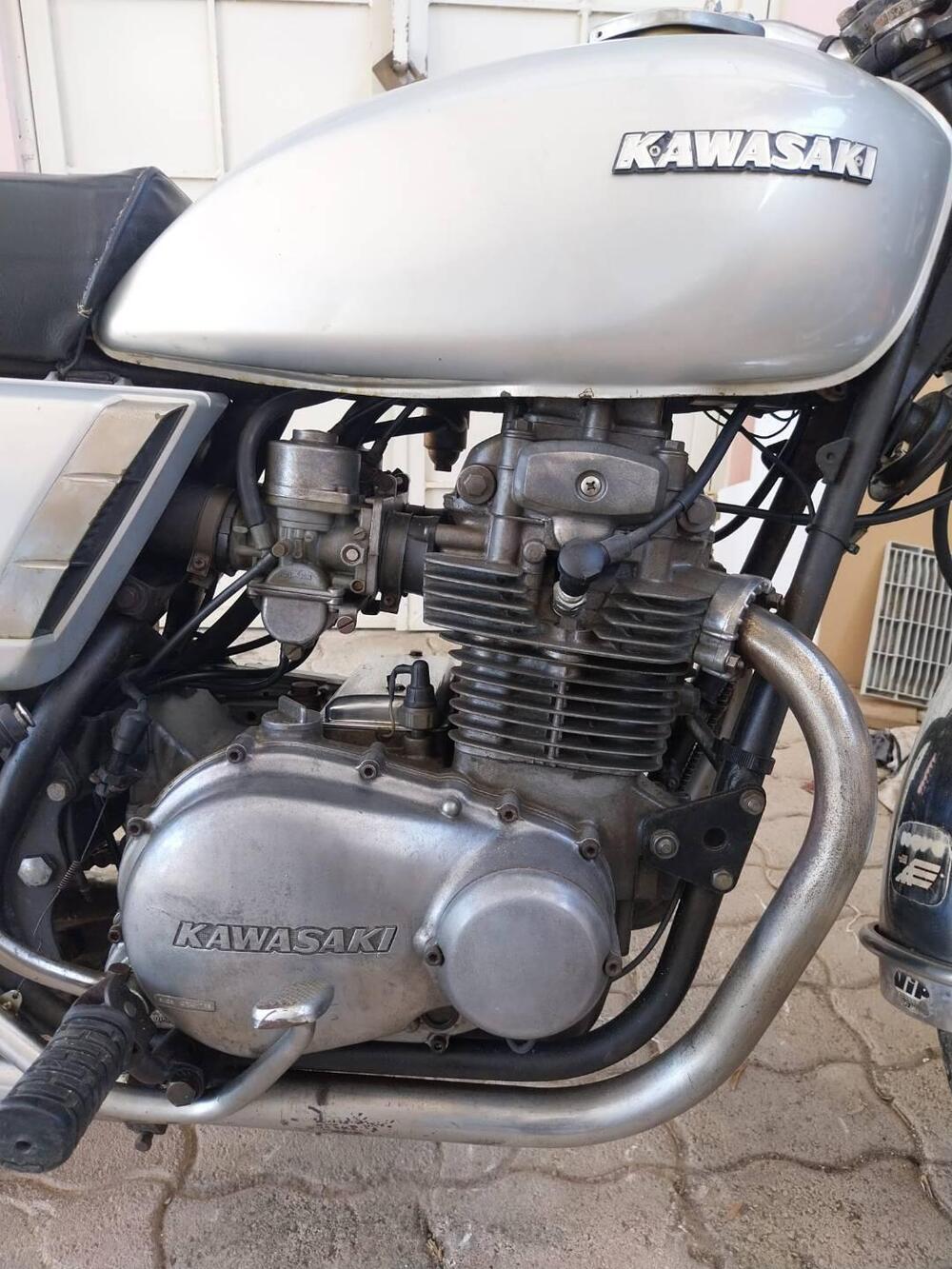 Kawasaki Z400 (4)