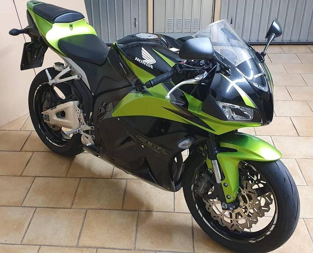 Honda CBR 600 RR (2009 - 12) (4)