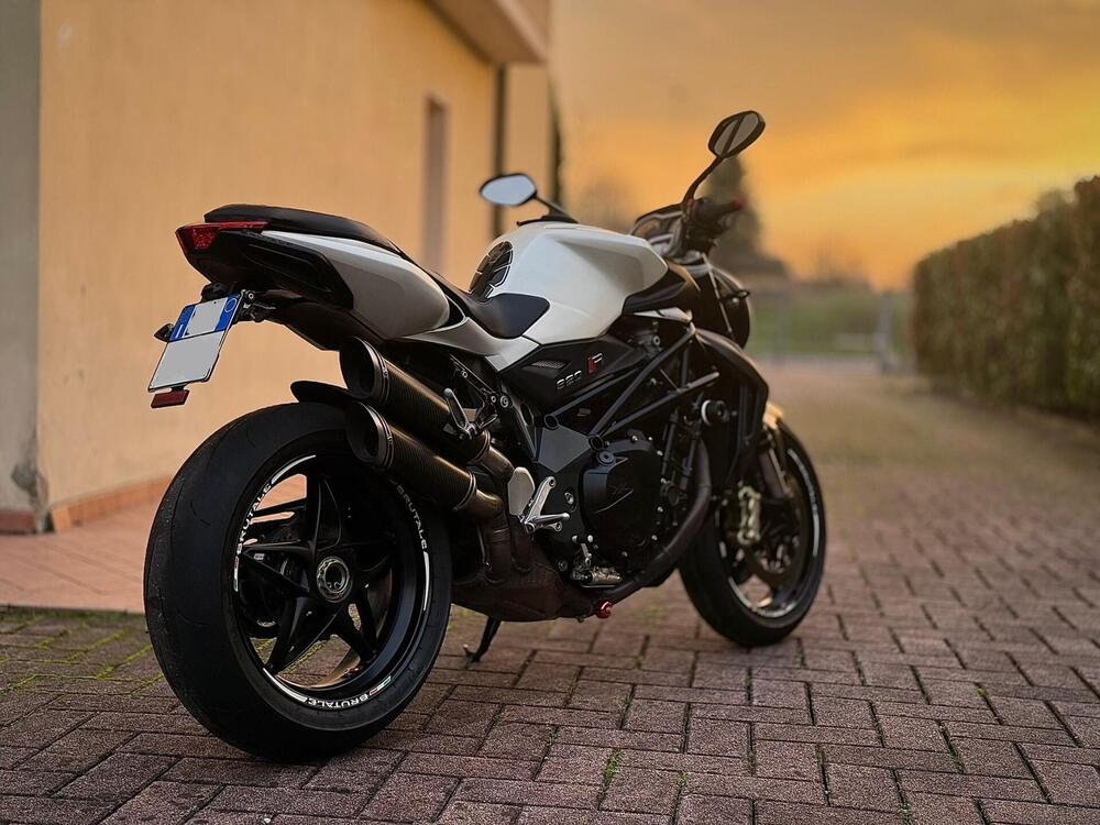 MV Agusta Brutale 920 (2011 - 12) (5)