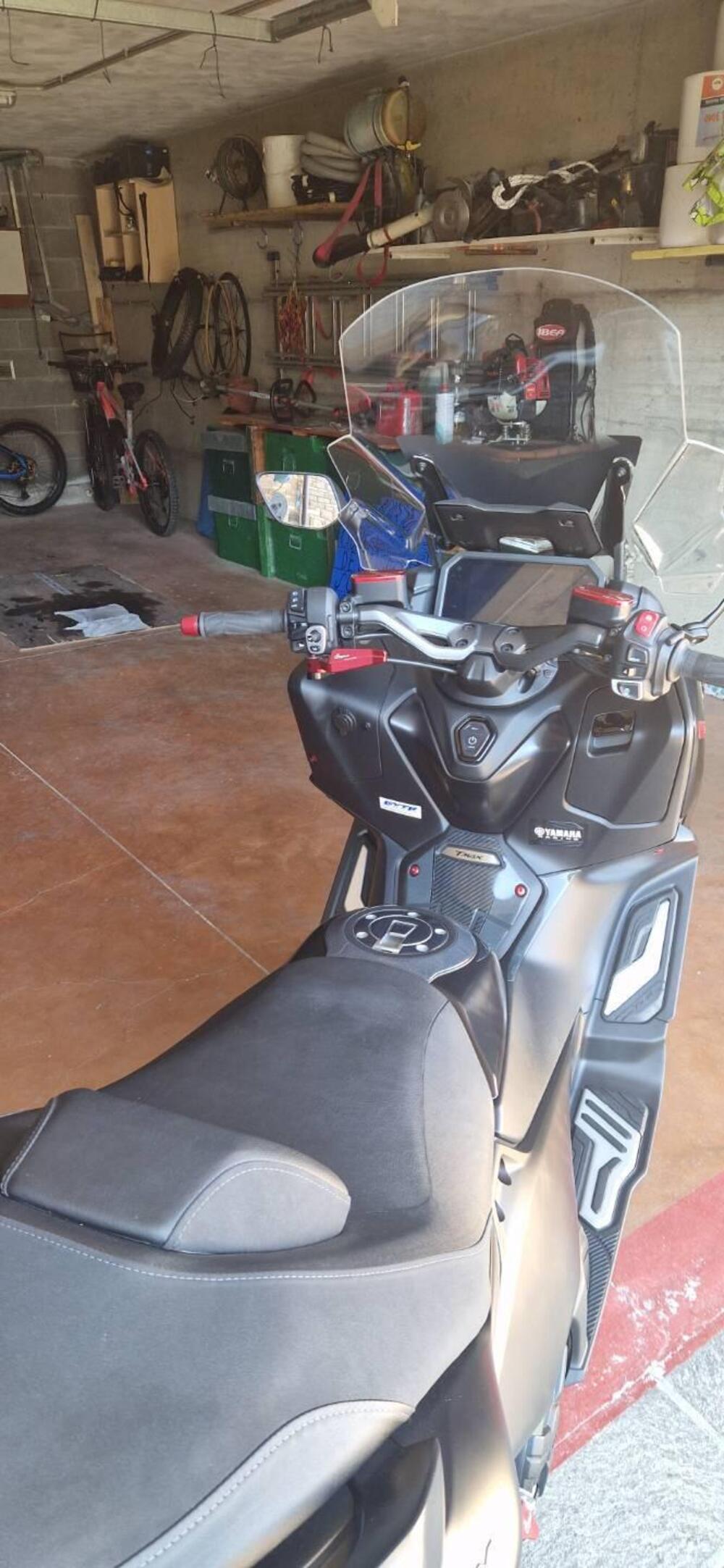 Yamaha T-Max 560 (2022 - 24) (14)