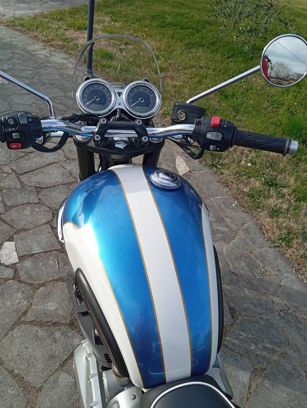 Triumph Bonneville T120 (2021 - 25) (2)