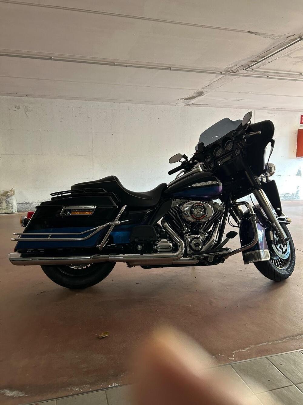 Harley-Davidson 1690 Electra Glide Ultra Limited (2010 - 13) - FLHTK (2)