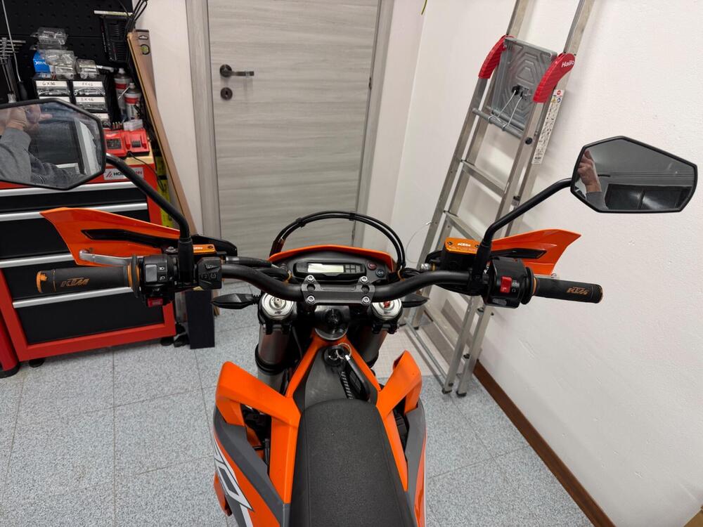 KTM 690 Enduro R (2021) (3)