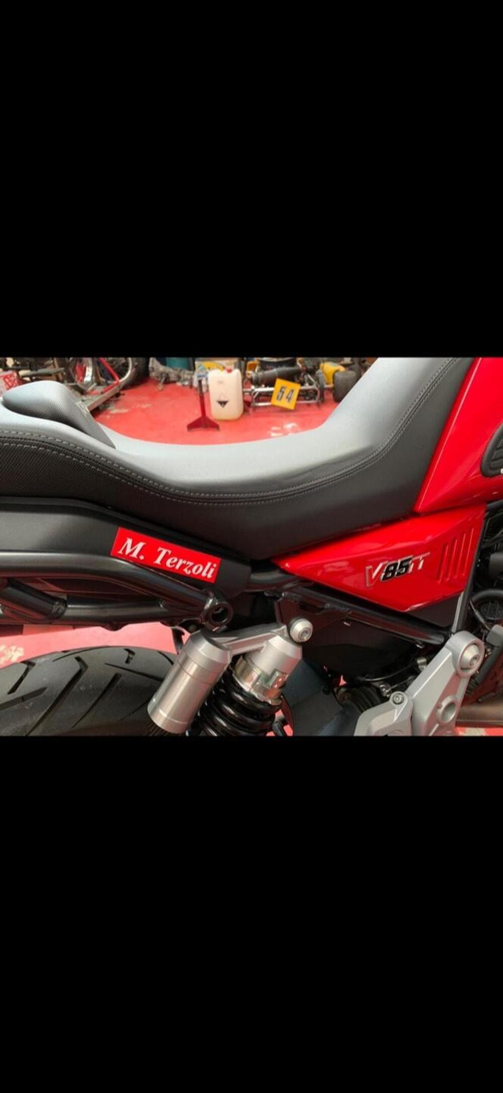 Moto Guzzi V85 TT (2019 - 20) (6)