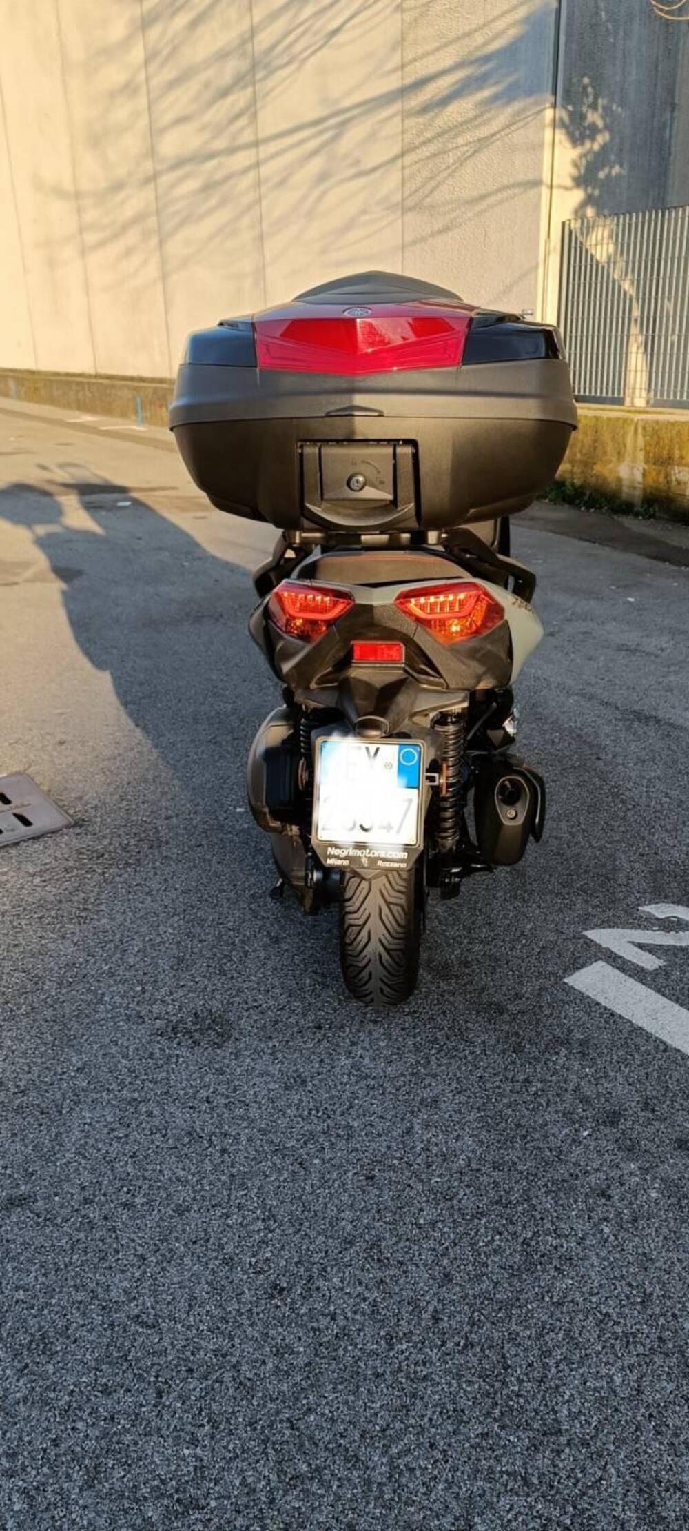 Yamaha X-Max 300 Tech Max (2021 - 24) (3)