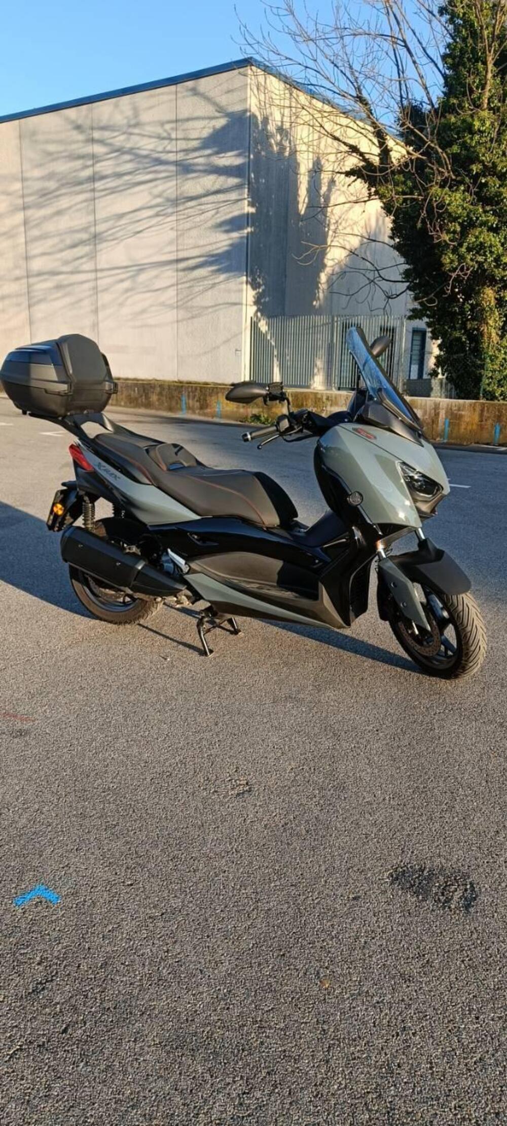 Yamaha X-Max 300 Tech Max (2021 - 24) (2)